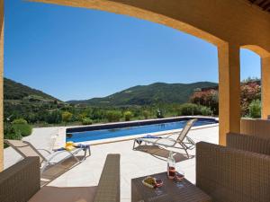 Villa mit Poolblick in der Unterkunft Adorable Villa with in Roquebrun Swimming Pool in Roquebrun