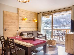 พื้นที่นั่งเล่นของ Apartment in a Chalet directly on ski slope