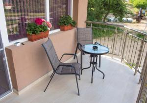 A balcony or terrace at Apartment Petya