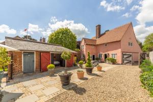 The building where the vacation home is located 