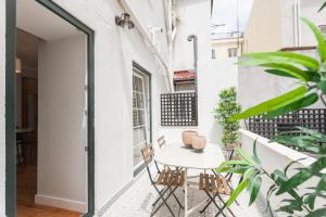 Svalir eða verönd á Your Lisbon Home Bairro Alto III