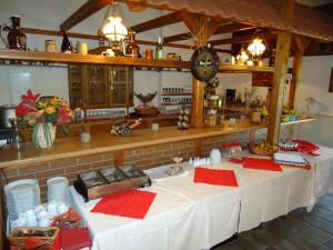 
Ein Restaurant oder anderes Speiselokal in der Unterkunft Hotel Ottersleben 
