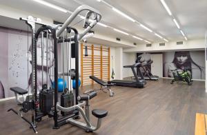 Posilňovňa alebo fitness centrum v ubytovaní H10 Mediterranean Village