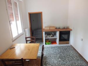A kitchen or kitchenette at Villa Mattera