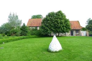 Aed väljaspool majutusasutust Holiday Home Bonjour Clara