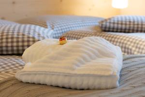 Łóżko lub łóżka w pokoju w obiekcie Chalet 164