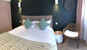 Кровать или кровати в номере Boutique Hotel & Spa la Villa Cap Ferrat