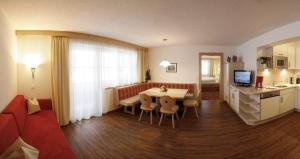 Kuchyň nebo kuchyňský kout v ubytování Landhaus Tirol