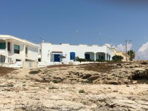 Galería fotográfica de Casa direttamente sul mare 1 en Marina di Mancaversa