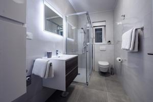 Ένα μπάνιο στο Villa Zora Lopar +69 φωτογραφίες