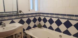 Gallery image of Pillico el pescador in Estepona