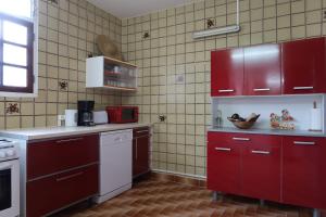 Dapur atau dapur kecil di Maison Lakadri - GOSIER Leroux