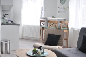 Kuchyň nebo kuchyňský kout v ubytování Apartments Home2 Zagreb