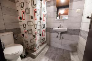 Kúpeľňa v ubytovaní Archontiko Fotini - Traditional Guesthouse Meteora + 14 fotografií