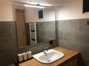 A bathroom at Baita Carnale, Montagna in Valtellina