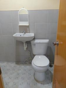 A bathroom at Enna's Place