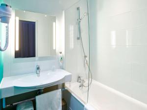 Koupelna v ubytování ibis Styles Bayonne