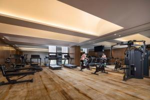 Fitness centrum a/nebo fitness zařízení v ubytování Shenyang Huaqiang Novlion Hotel