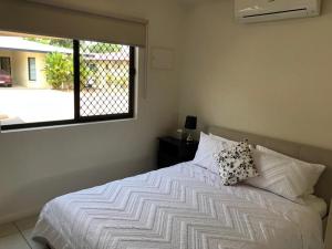 
A bed or beds in a room at Secure 2 bed unit in Gray - close Palmerston City
