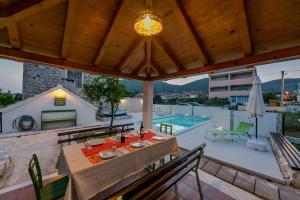Bazén v ubytovaní Seaside Villa Mia Trogir alebo v jeho blízkosti