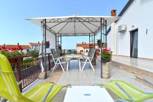 Balkón nebo terasa v ubytování Apartments Fazana 765