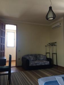 Cozy Guest House in Old Batumi的休息区