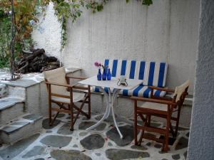 Posezení v ubytování To Spitaki Apartments