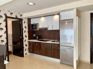 Kuchnia lub aneks kuchenny w obiekcie Apartamentos Fuerteventura Sol