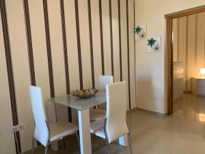 Część wypoczynkowa w obiekcie Apartamentos Fuerteventura Sol