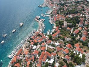 Gallery image of Hotel Ivan Dujmović Dvori in Bol +71 photos