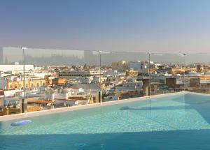 Het zwembad bij of vlak bij Hotel Colón Gran Meliá - The Leading Hotels of the World