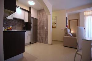 Kuchnia lub aneks kuchenny w obiekcie Apartamentos Fuerteventura Sol