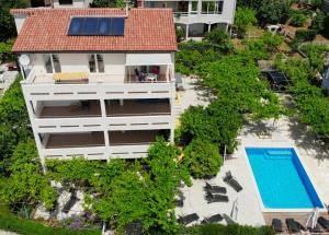 Bazén v ubytovaní Apartment Petrinic V alebo v jeho blízkosti