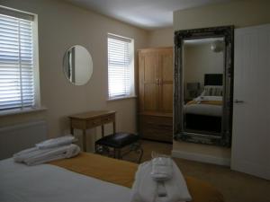 Postel nebo postele na pokoji v ubytování Knights Rest Conwy Town 5 Star