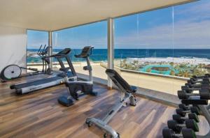 Posilňovňa alebo fitness centrum v ubytovaní H10 Tenerife Playa