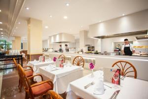 En restaurant eller et spisested på Grupotel Taurus Park