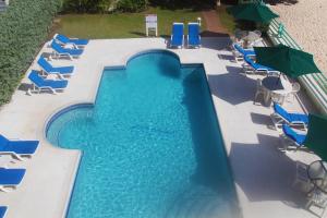 Bazén v ubytování Coral Mist Beach Hotel nebo v jeho okolí + 15 fotografií