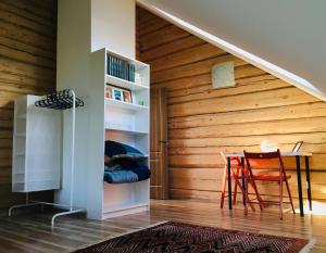 Kuchyň nebo kuchyňský kout v ubytování Room in a Scandinavian Style House + 36 fotografií