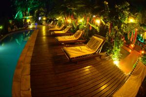 A piscina localizada em Hotel Pousada Katmandu ou nos arredores