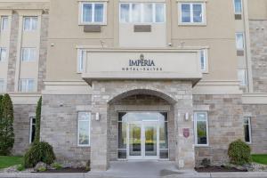 Pročelje oz. vhod v nastanitev Imperia Hotel & Suites Saint-Eustache