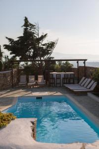 The swimming pool at or close to Villa Kairos Naxos