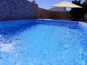 Piscina en o cerca de Casas de Sabóia