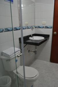 A bathroom at Diamante Blue Hotel