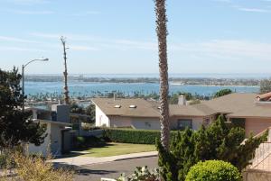 Gallery image of 3 Bedrooms Guest House, Pacific Beach, Sea World, Downtown,& 3 bus lines-3 in San Diego