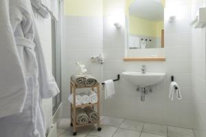 Łazienka w obiekcie Hotel Das Gastein - ganzjährig inklusive Alpentherme Gastein & Sommersaison inklusive Gasteiner Bergbahnen