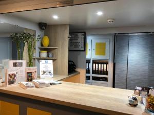Cuisine ou kitchenette dans l'établissement Hotel Cote Basque
