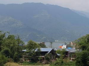 Landskap semula jadi dekat dengan rumah tamu ini