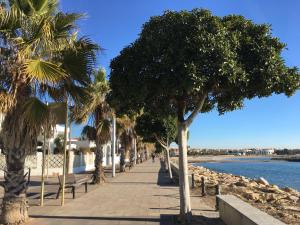 Fotografia z galérie ubytovania Terrasse vue mer a 20m plage Cambrils. Locamar Apt Lourdes v destinácii Cambrils