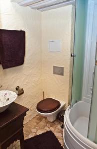Et badeværelse på Linnumaja Guesthouse