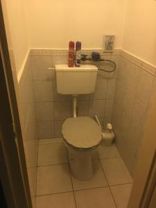 A bathroom at FŐNIX APARTMAN